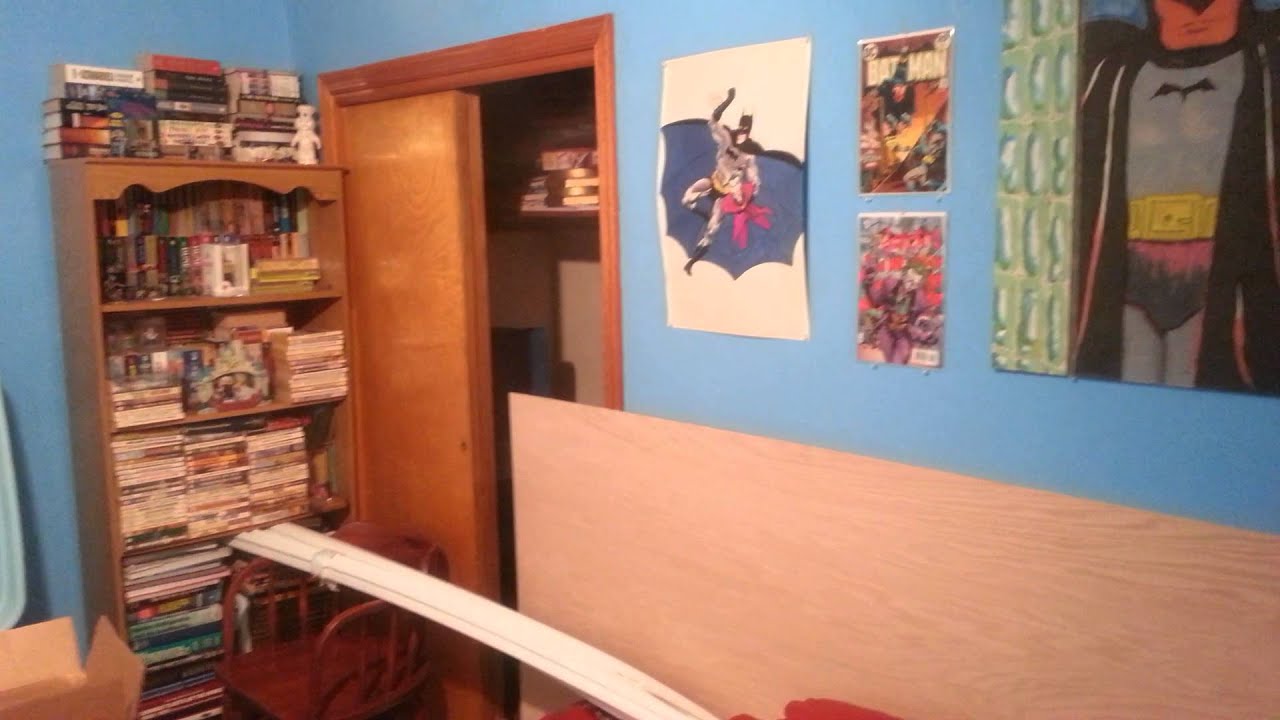 Comic book shelves+modeling update(1)