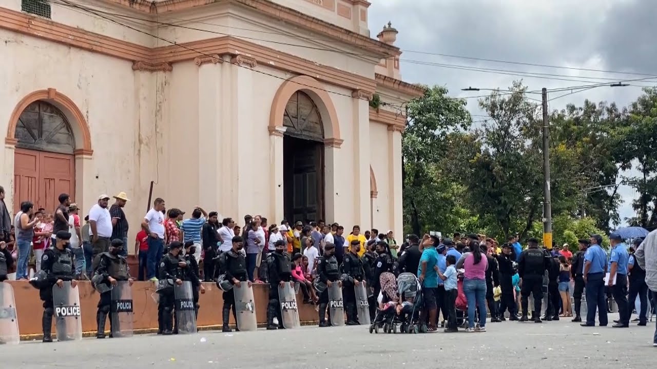 Feligreses de Nicaragua celebran a San Jerónimo sin procesión y vigilados por policías