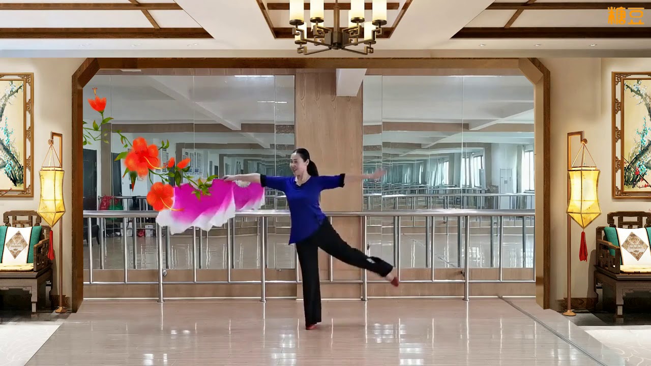 廣場舞 --  南水湖之戀 (古典大扇舞)