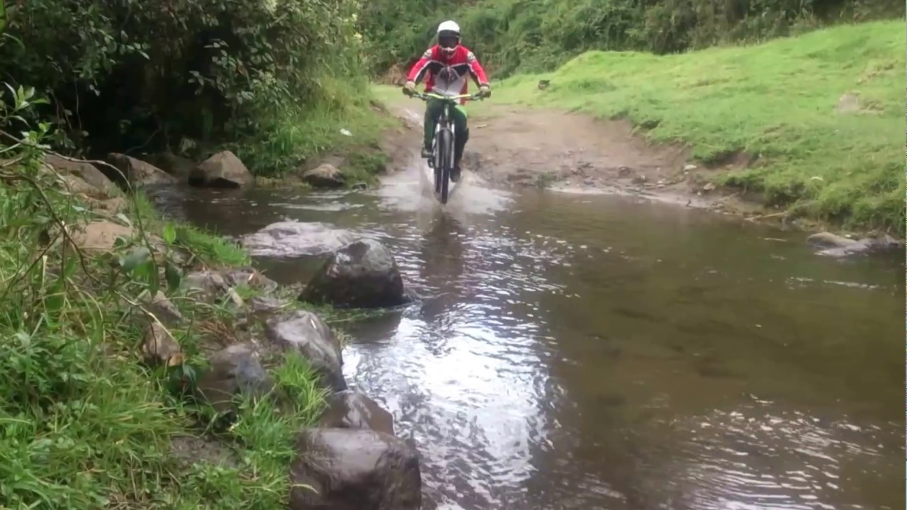 ENTRENANDO DOWNHILL EN BICICLETA RÍGIDA / TRAINING DOWNHILL ON A RIGID BIKE