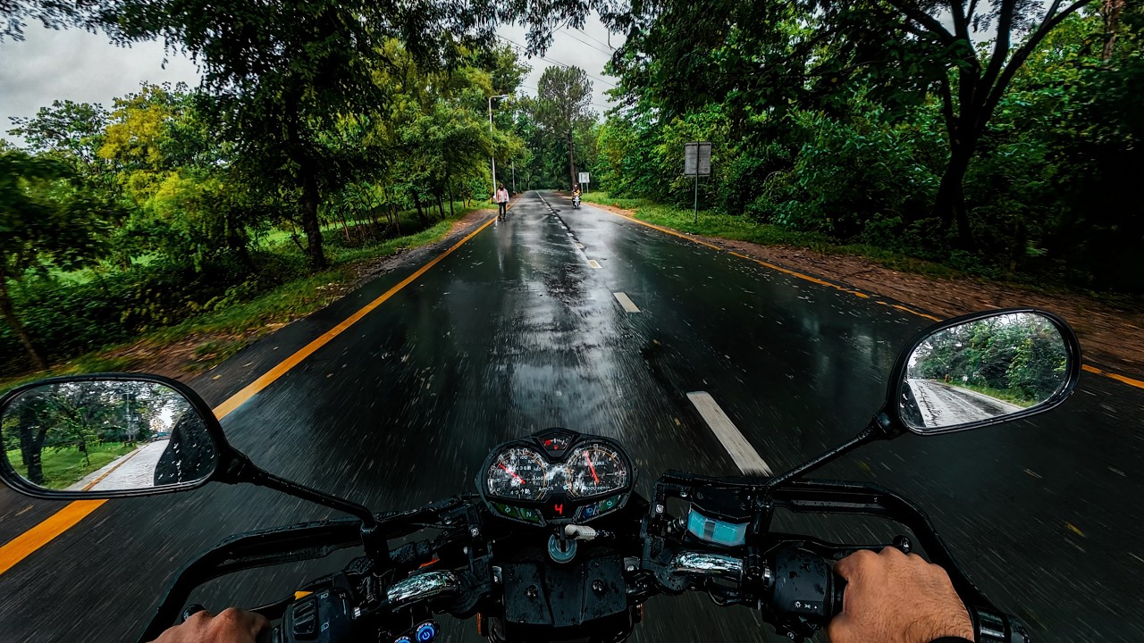 Peaceful Rainy Ride 🌧️🏍️ | Islamabad to Margalla Hills & Empty Roads | 4K HDR | Scenic POV