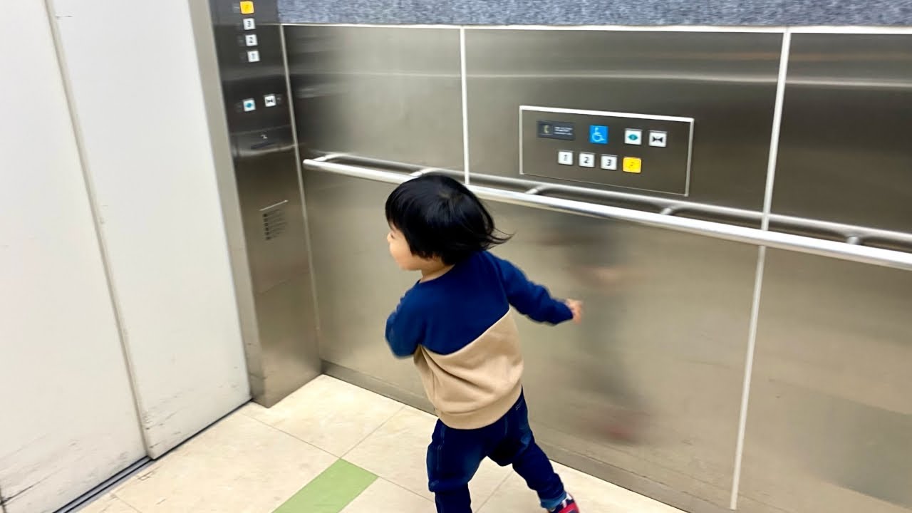 【48日目】エレベーターで落ち着きない息子。フィールいつものエレベーター（日立製）