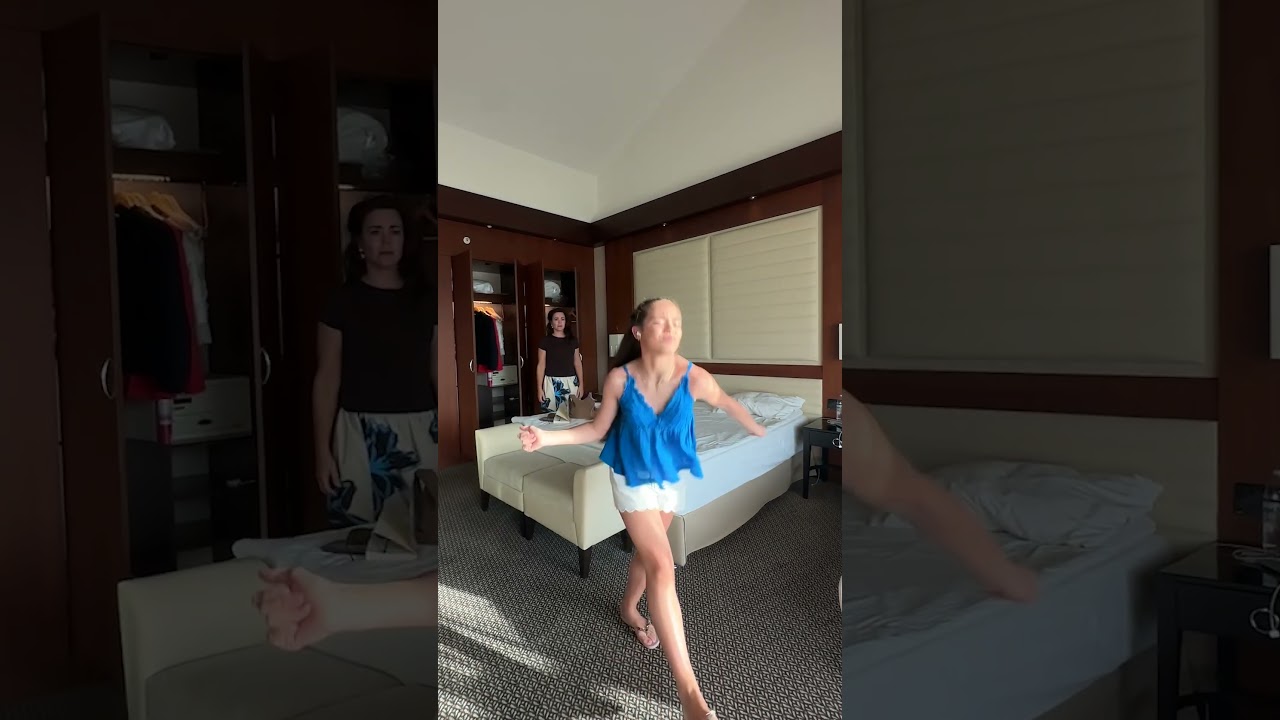 Als je moeder gestrest is... 🫨 over een bruiloft bijvoorbeeld... 😣