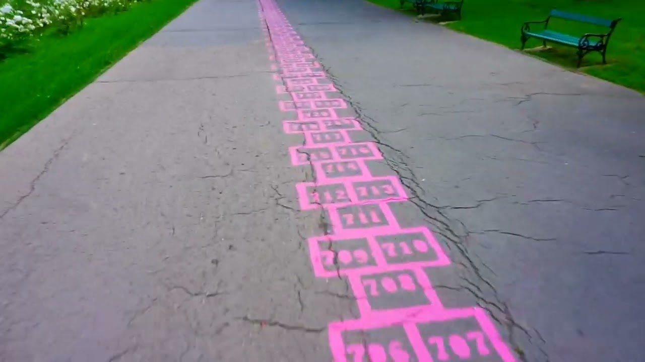 Prawdopodobnie najdłuższa gra w klasy w Europie Parcul Tineretului Bukareszt