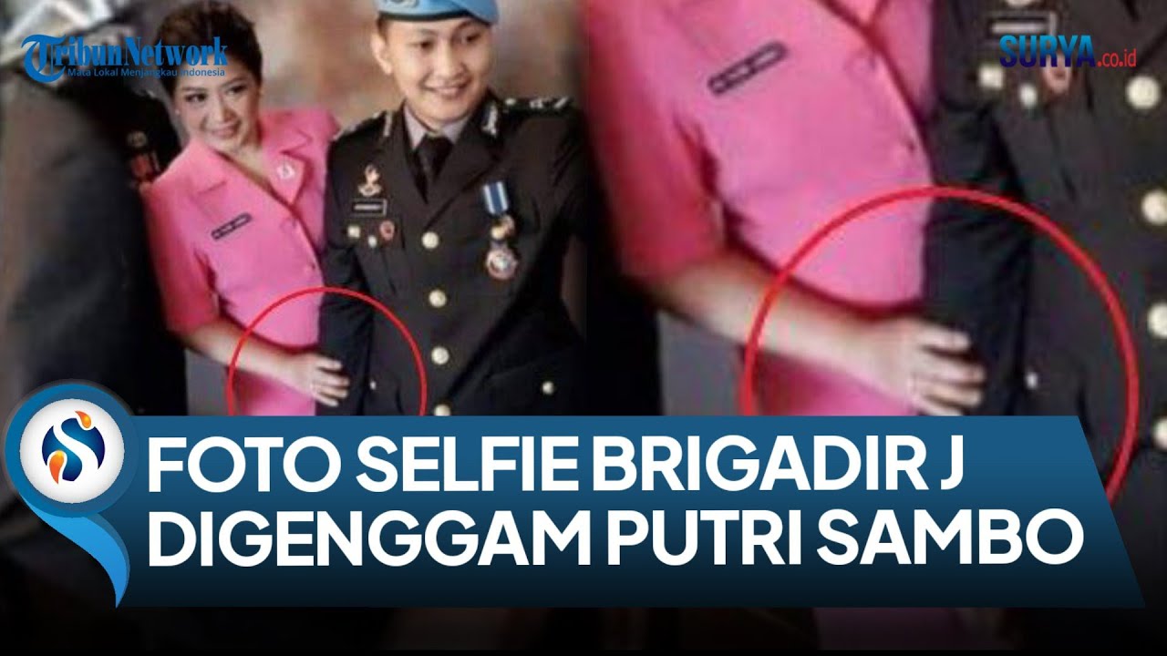 BEREDAR FOTO PUTRI CANDRAWATHI DENGAN 3 AJUDAN FERDY SAMBO, TERSENYUM PEGANG TANGAN BRIGADIR J