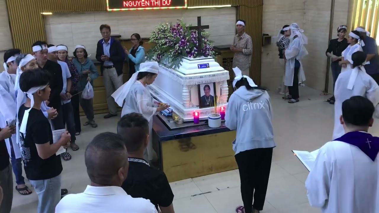 Lễ Hỏa Táng bà Anna Dư