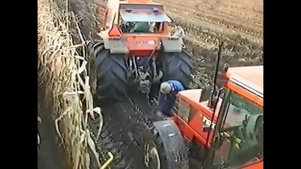 John Deere 5830. Maishakselen onder natte omstandigheden 1994