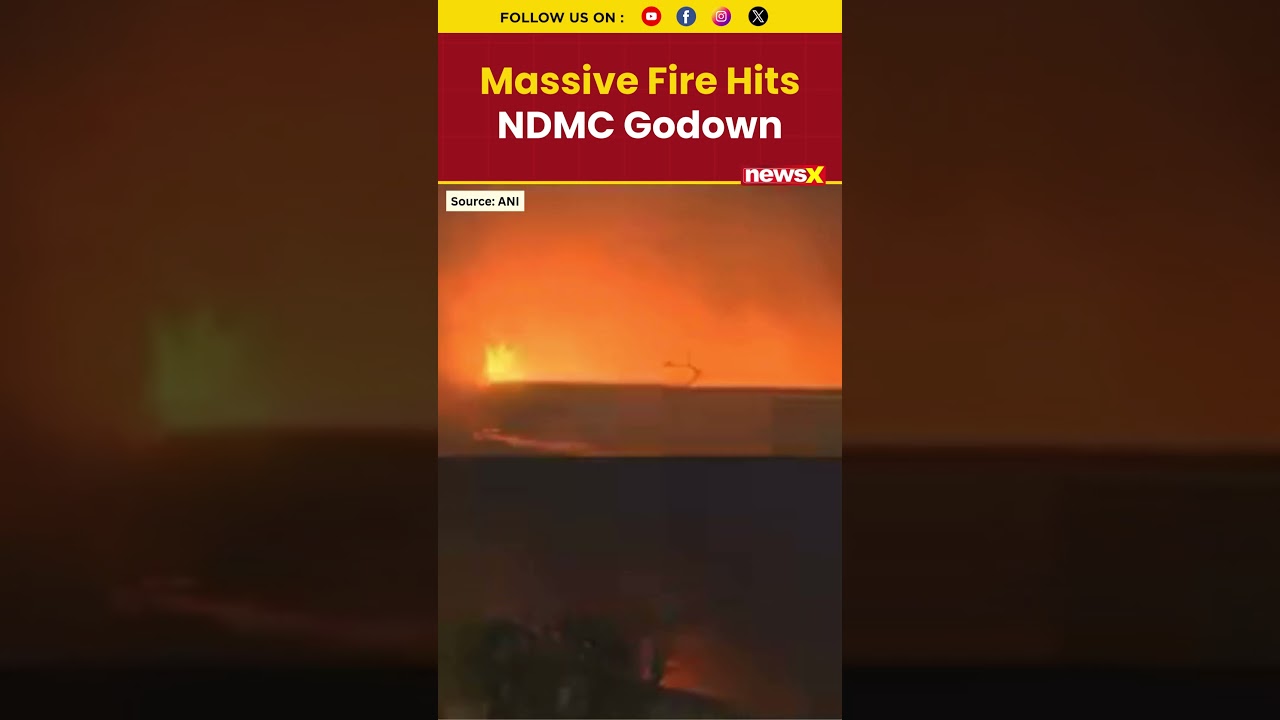 #breakingnews | Massive NDMC Warehouse Fire Engulfs Entire Godown #ndmc #shorts