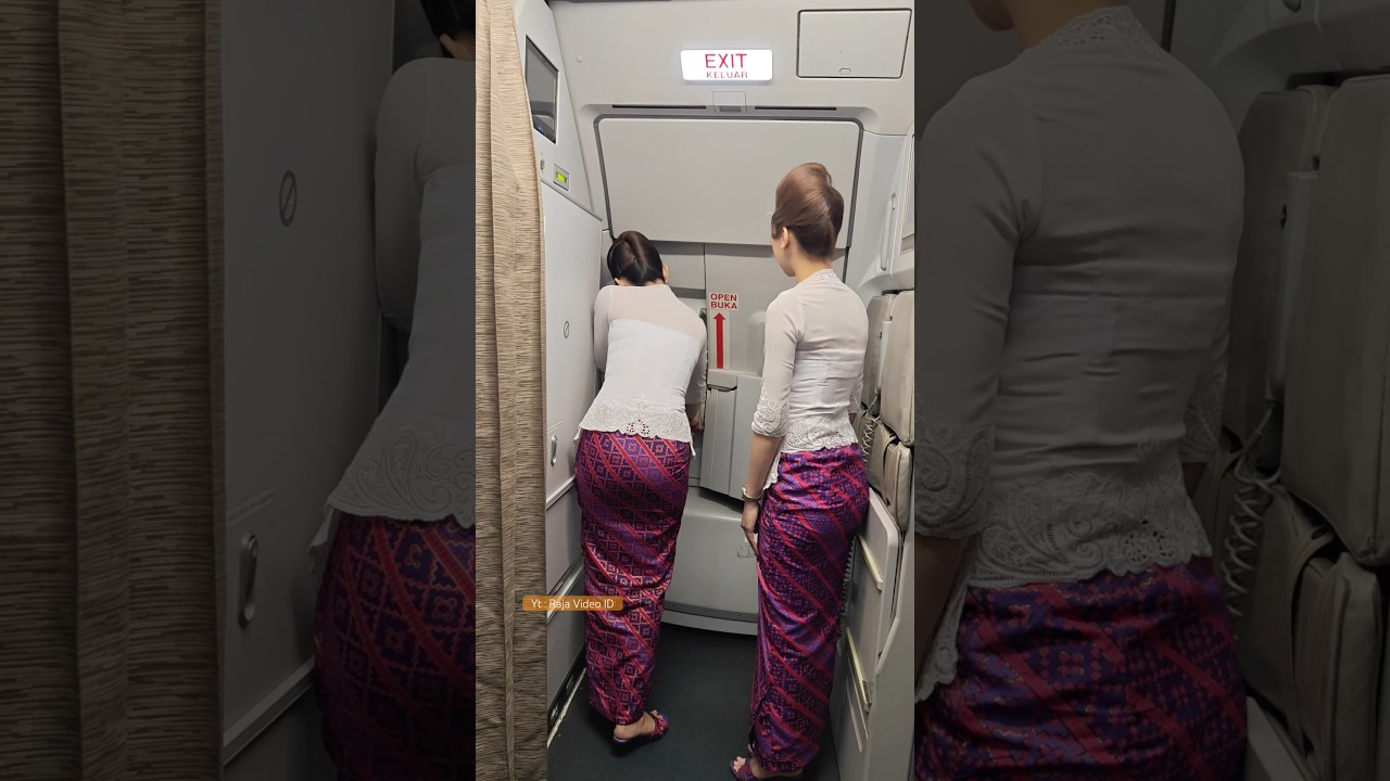 Pramugari Cantik Batik Air Buka Pintu Pesawat 🥰🥰💪💪