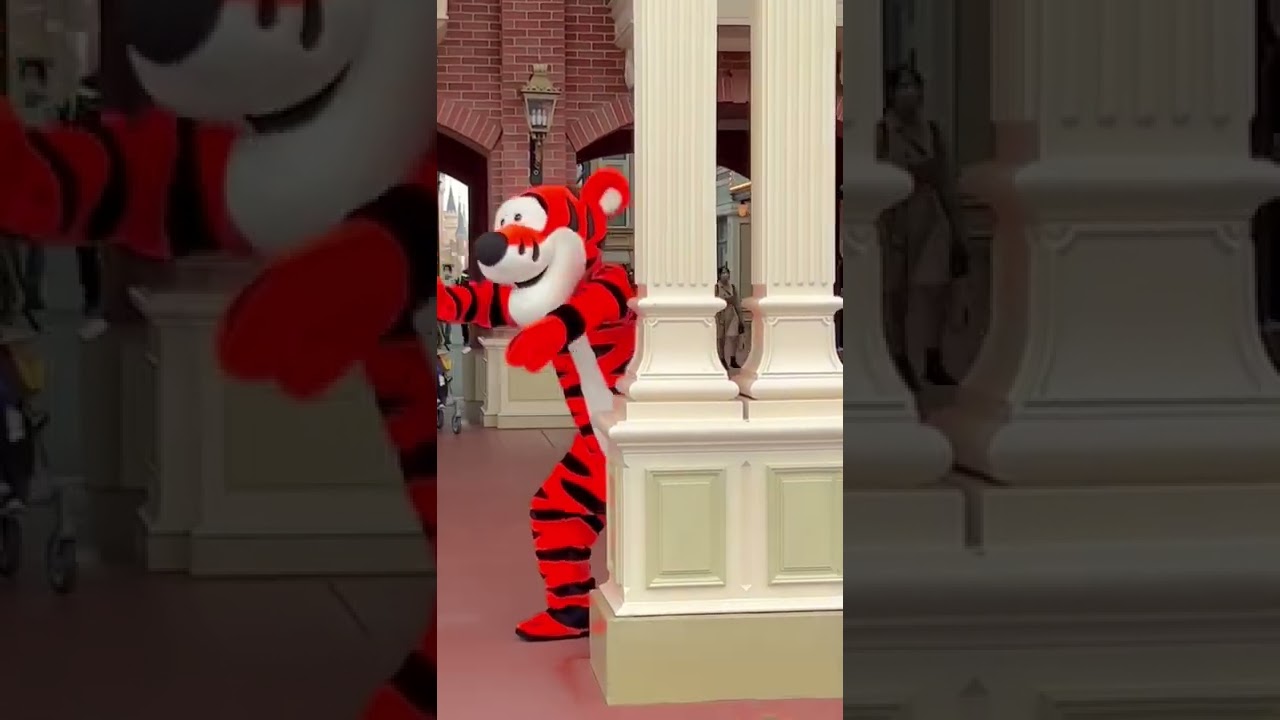 【衝撃】ティガーの面白い行動#shorts #disney #disneyland #tigger #ディズニーランド