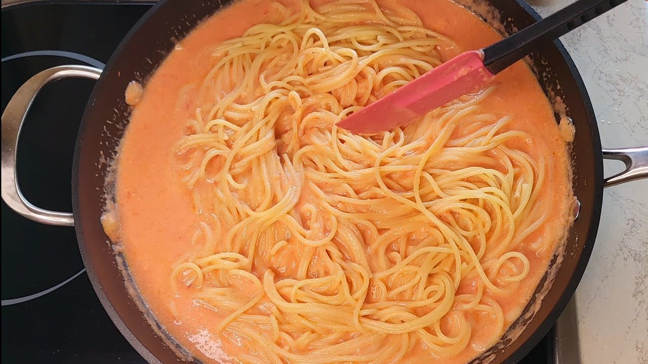 Pasta en Salsa Simple y Fácil, comida casera, Salsa Casera, mi vecino me pidió la receta 👆