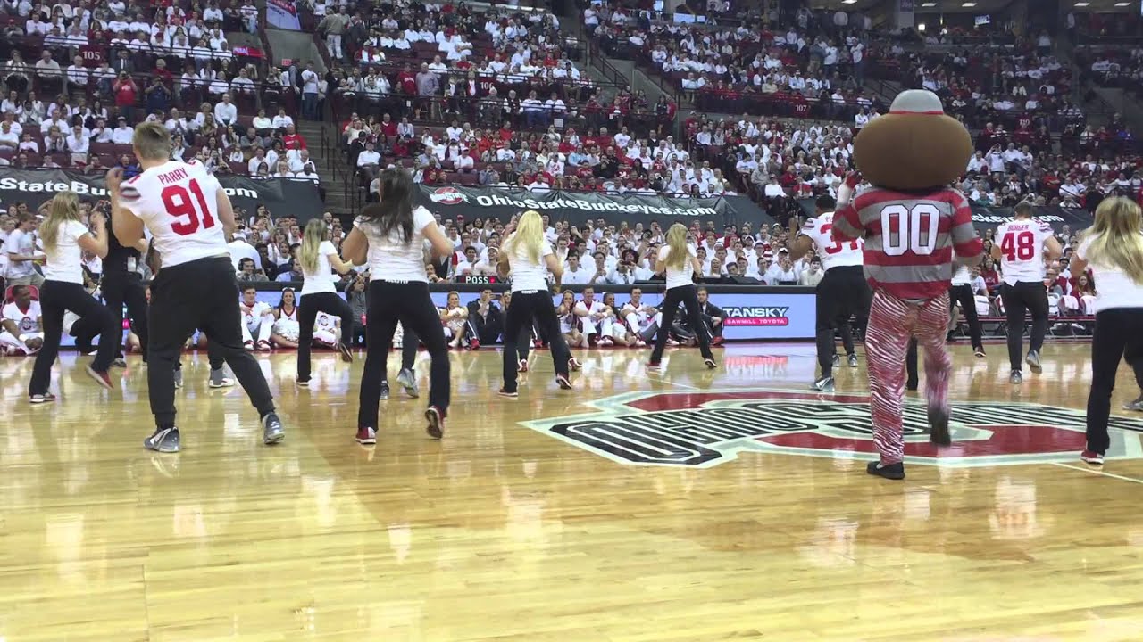 Ohio State Football Players Dance at a Basketball Game – ELEVENWARRIORS.COM