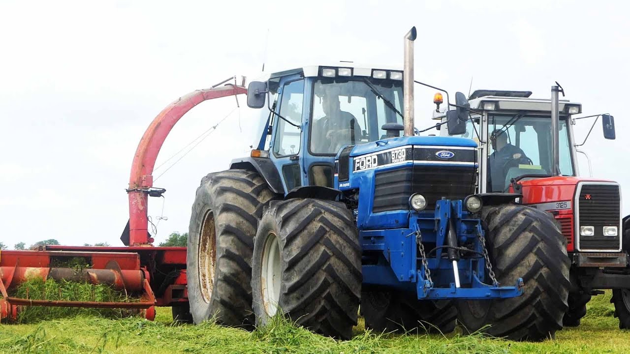 POWERFULL TRACTORS AT VINTAGE GRASS SILAGE DAY