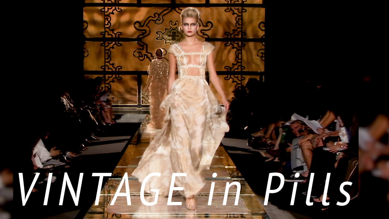 Vintage in Pills VALENTINO Fall 2006 Couture Paris - Fashion Channel