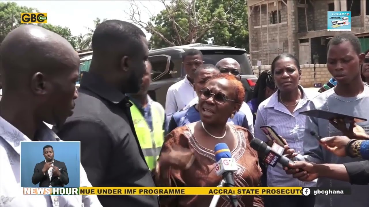 ACCRA: MINISTER FOR SANITATION TOURS MARKET CENTRES