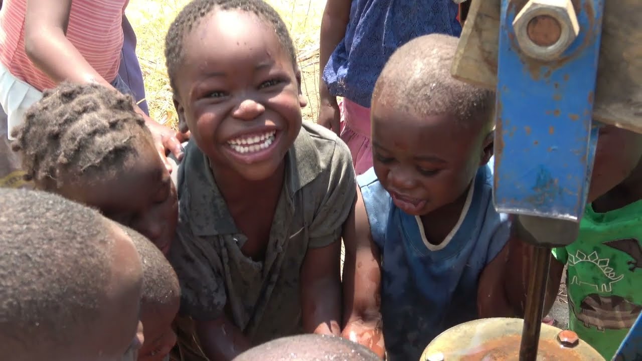 Preacherhead Clean Water Project - Chipunza Village, ZIMBABWE