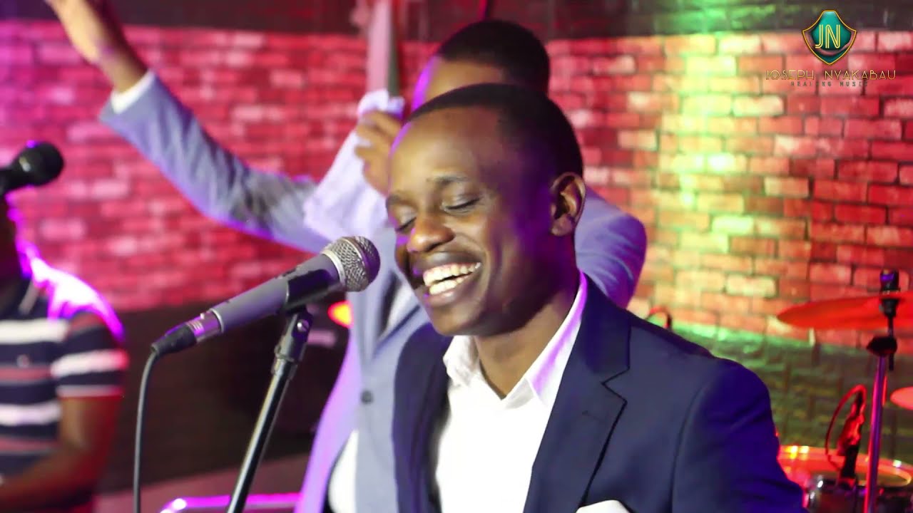 Taura Mweya Mutsvene - Joseph Nyakabau with Minister Ellard Cherayi Worship Medley
