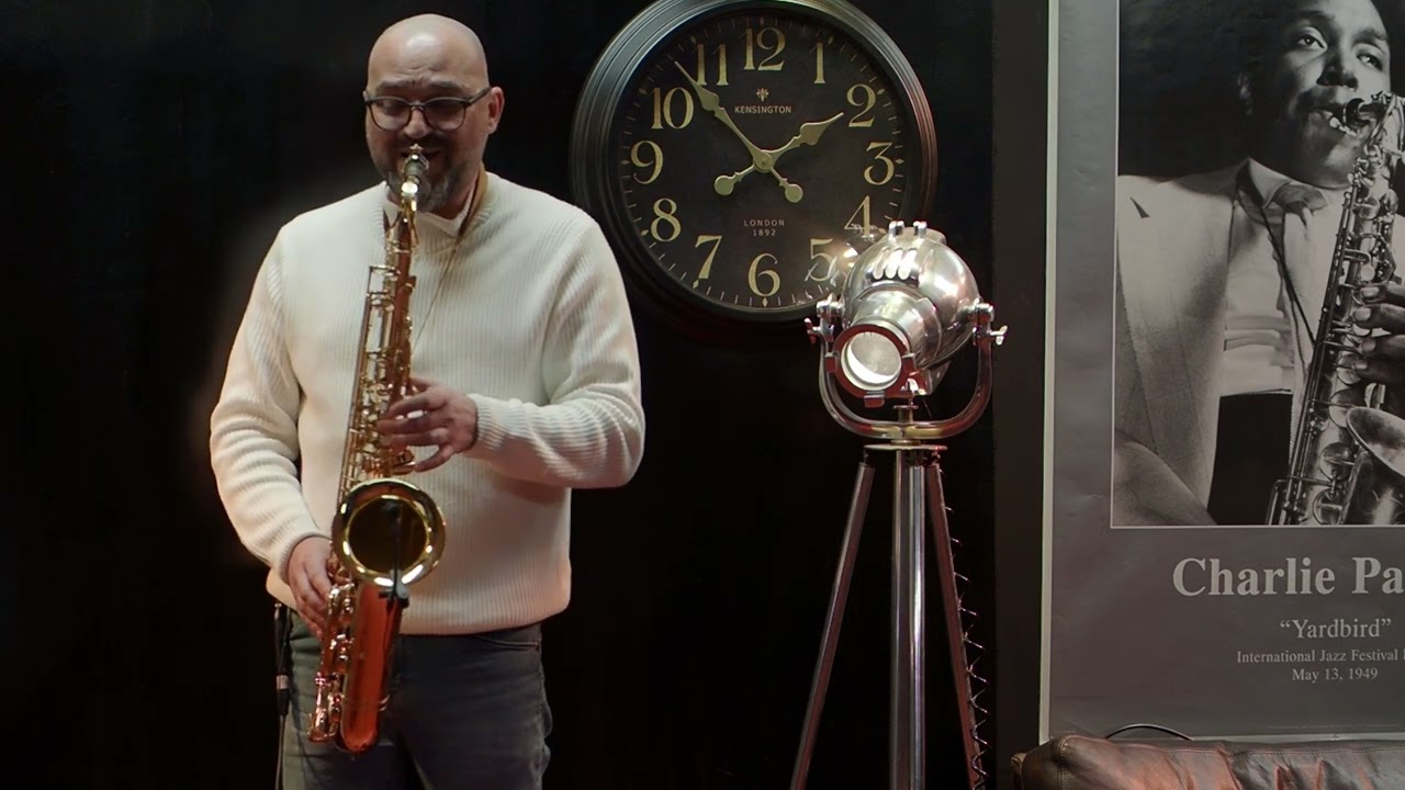 Smile ( Charlie Chaplin ) Sax Yamaha 62