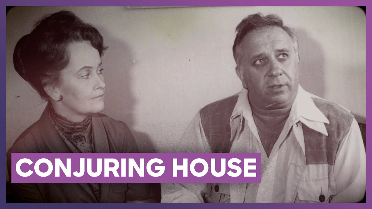 Holding A S&eacute;ance At The Conjuring House | Devil's Road: The True Story Of Ed And Lorraine Warren