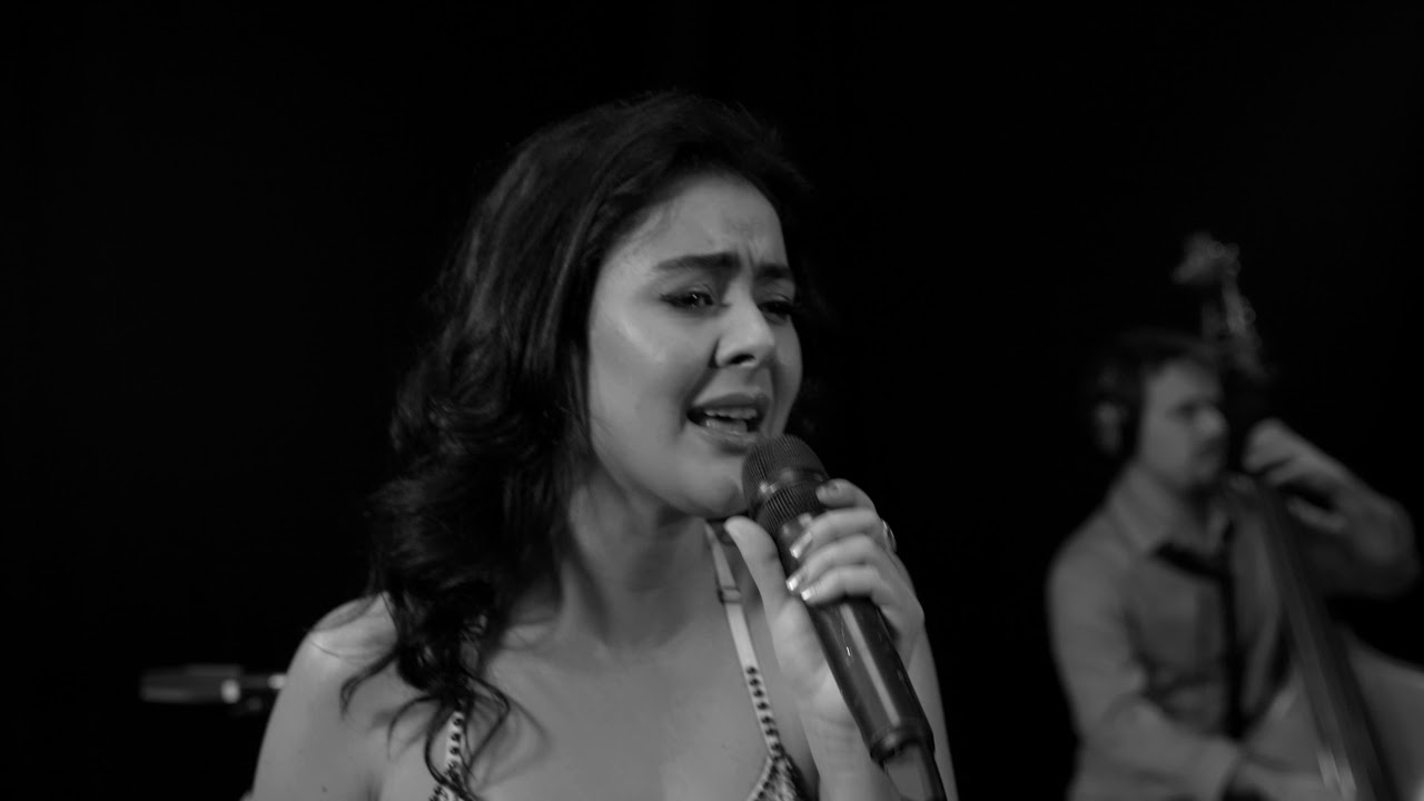 Camilla Faustino feat. Trio Guará - Samba de Verão
