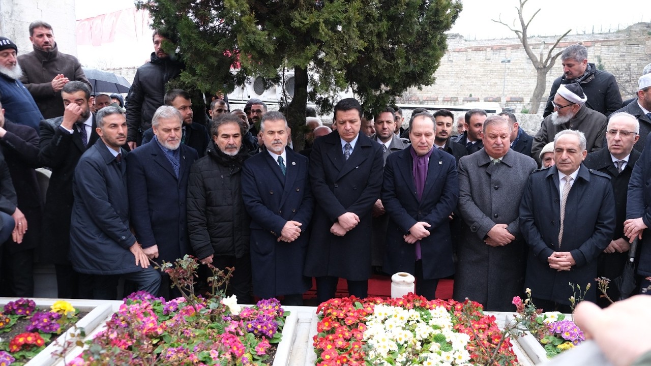 #CANLI | Milli Görüş lideri Necmettin Erbakan kabri başında anılıyor