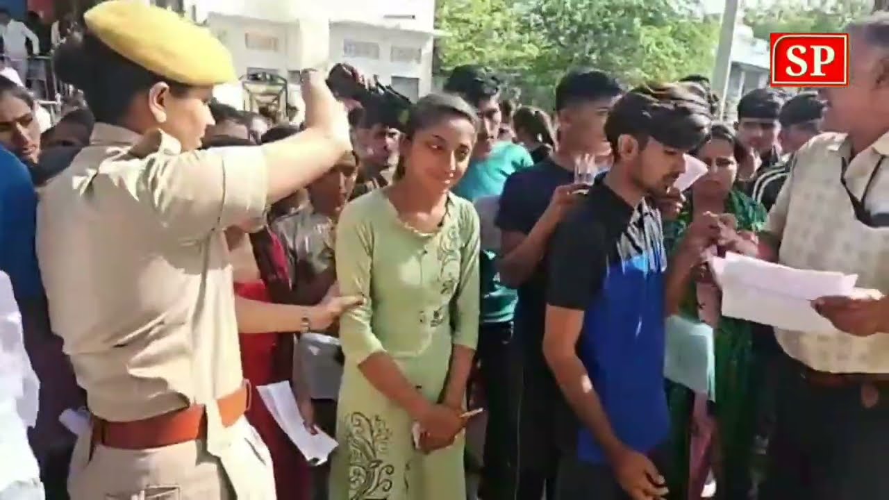 बाड़मेर : PTET एग्जाम सेंटर पर लगी छात्र- छात्राओं की लंबी लंबी कतारें देखे पुरा विडियो...