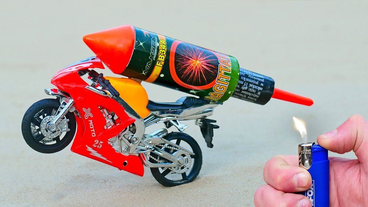 XXL Rocket Instead of The Engine in a Sportbike