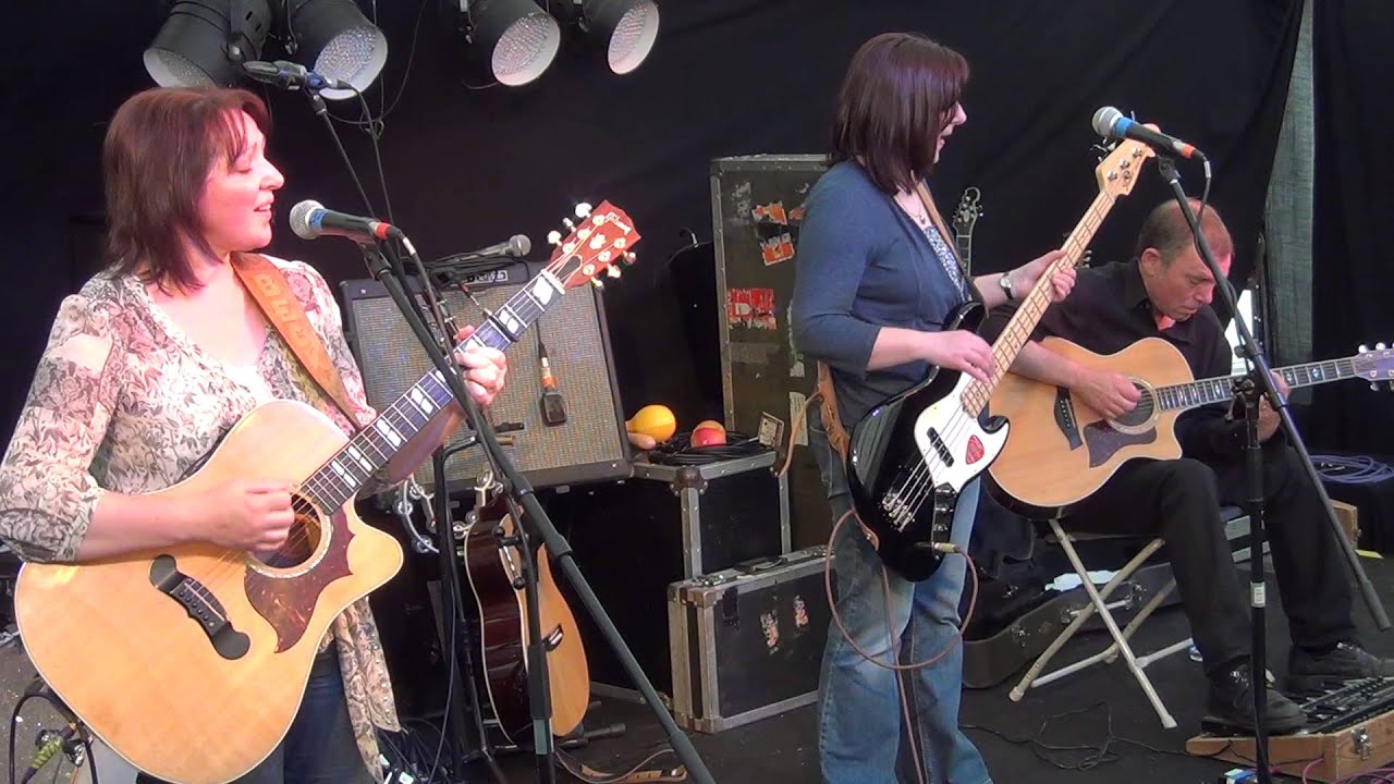 Haley Sisters @Bamfest Bedale  Acoustic Music Festival 2014