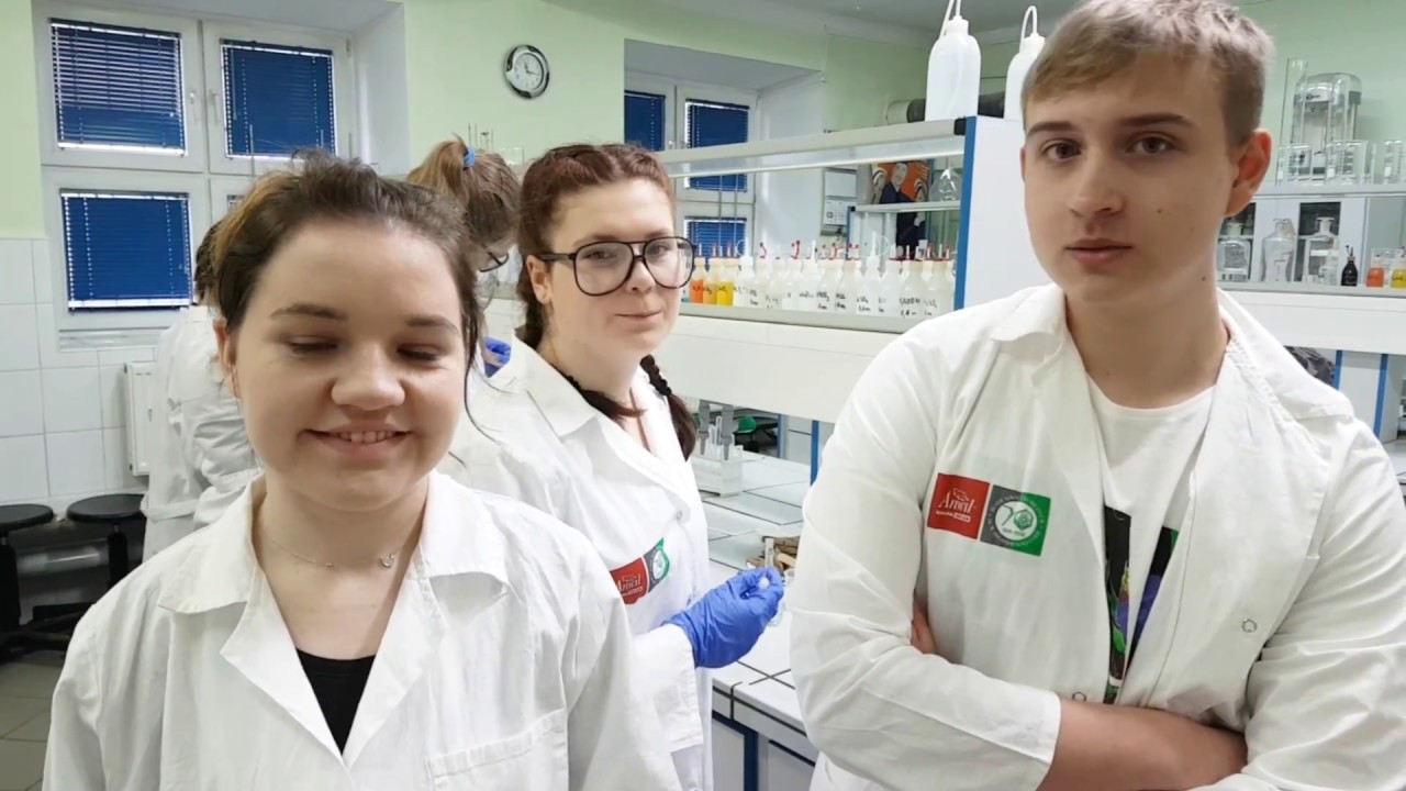 Spektrofotometria. Uczniowie Zespołu Szkół Chemicznych we Włocławku