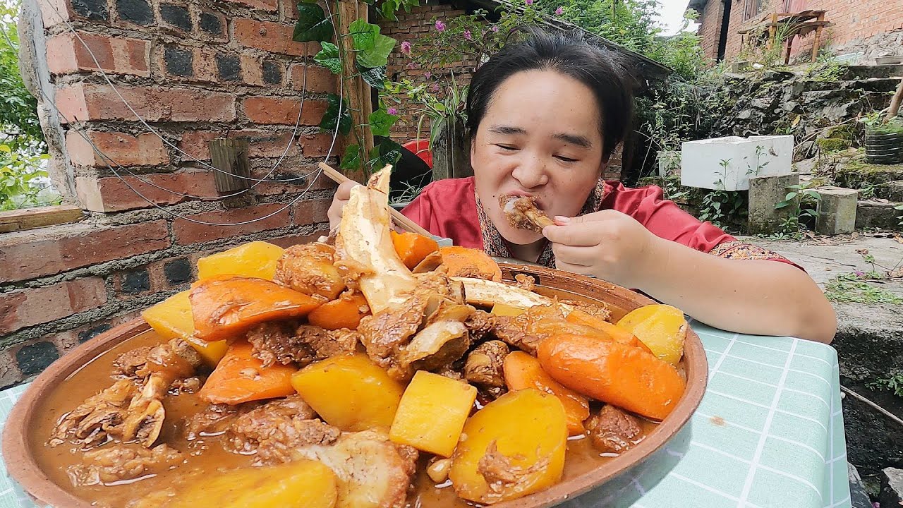 中秋团圆必吃菜炖牛肉，肉嫩不柴很入味，老人吃身体好小孩长高高 #大口吃肉