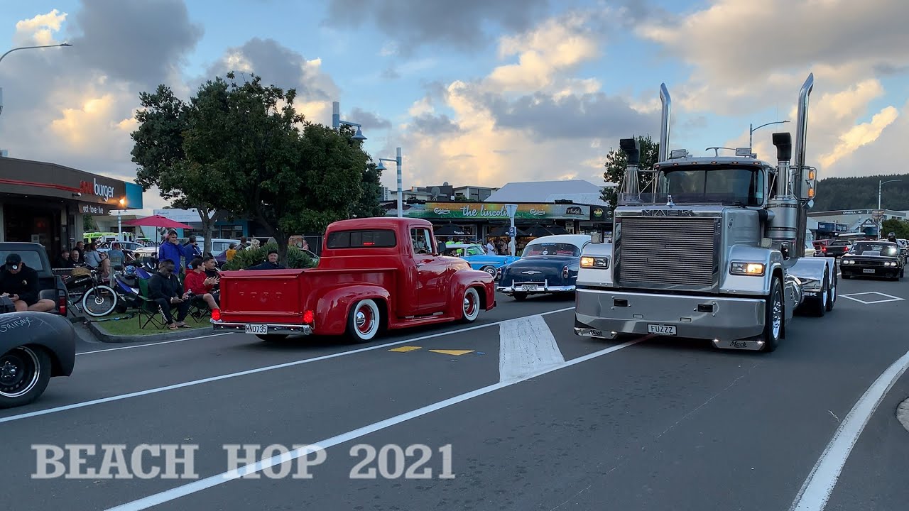 BEACH HOP 2021 (Car Show - Day 3 of 5) EVENING STREET CRUISING in WHANGAMATA, New Zealand