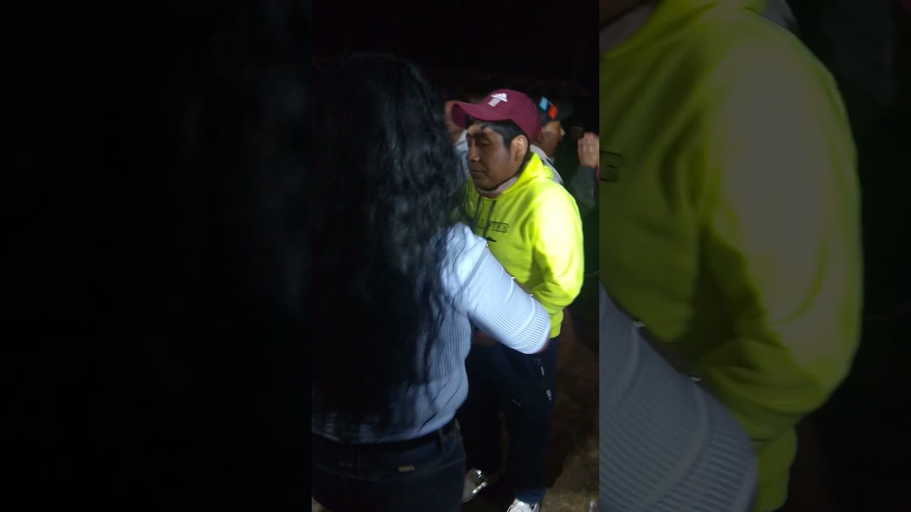Grupo Invasion Latina en un bautizo en yuracruz donde la familia Chicaiza