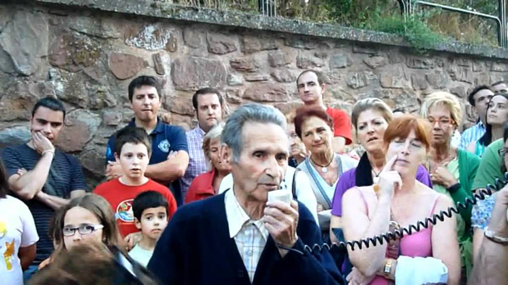 Por las calles de Pradoluengo