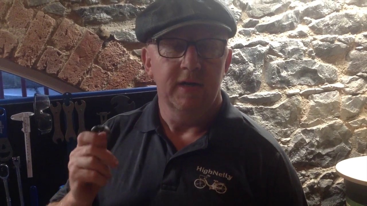 The Two Minute Bicycle Mechanic:Ep 3  Truing Gig