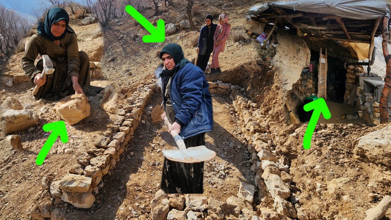 В одиночестве в холодных горах: мать, построившая каменную хижину, чтобы спасти своих дочерей.