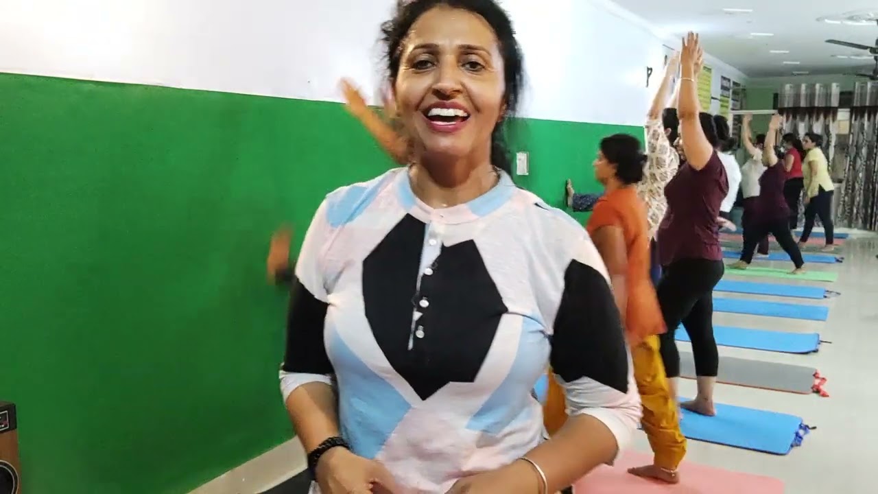 दीवार के साथ असरदार exercise करें