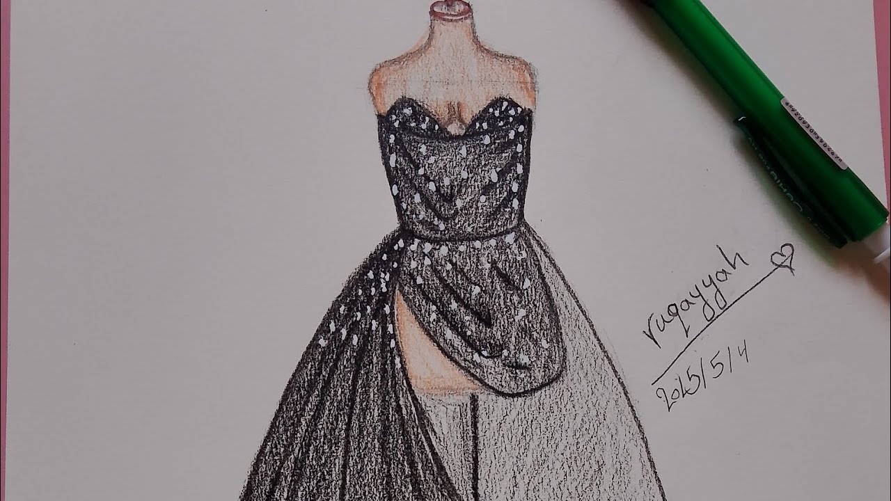 تصميم فستان اسود #fashion #art #رسمي