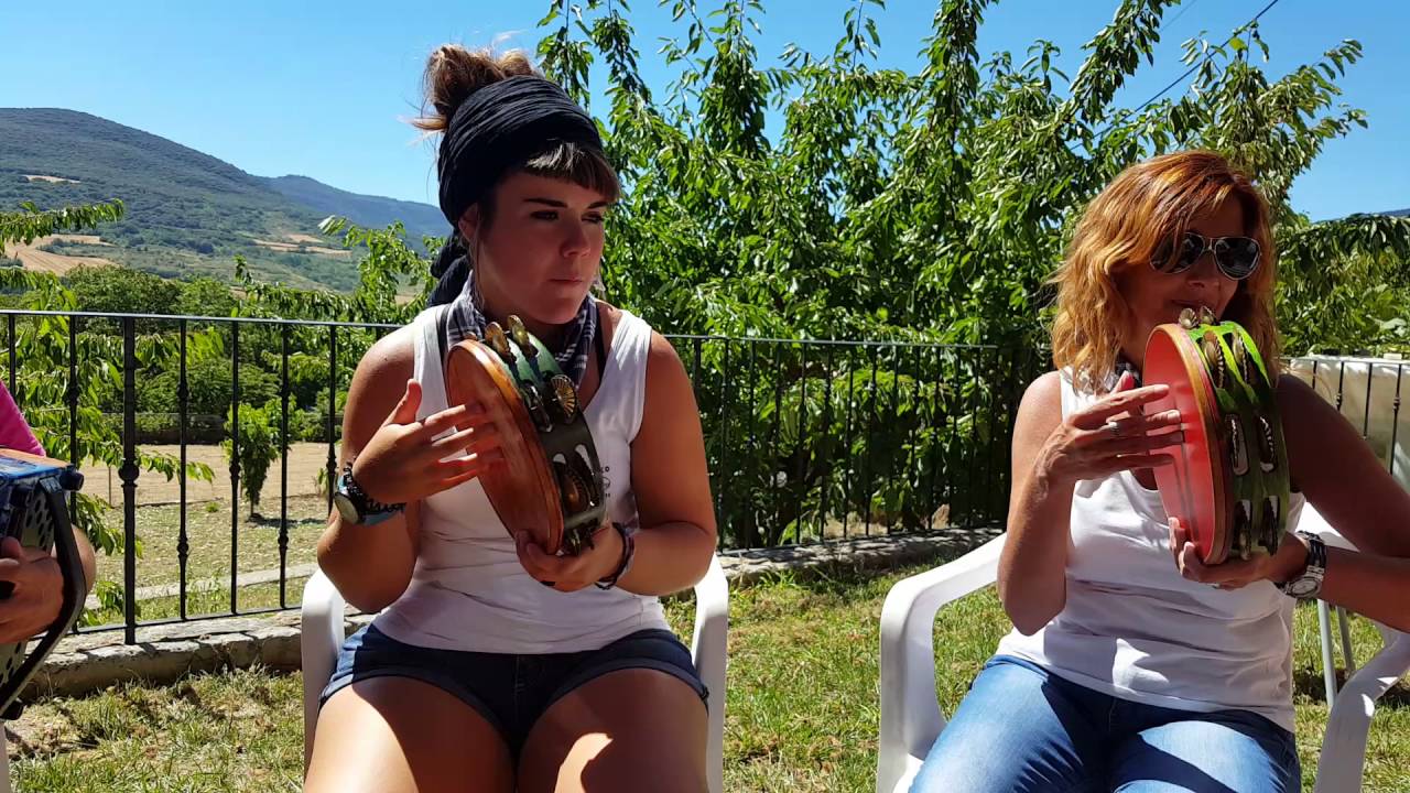 Etxarriko jaiak 2016 - Albiztur (Ohian, Imanol, Nerea, Asier eta Kristina)
