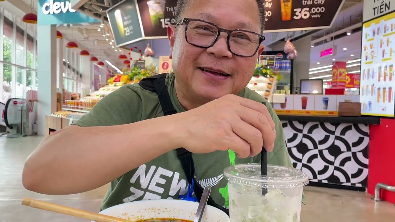 🍜 Tạnh mưa đi ăn bún bò ở chợ GO! Mỹ Tho, mua bánh xèo về hotel ăn