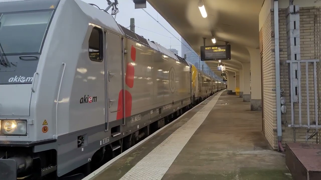 SNCB HLE28, 2852 t&t 2851 departing Brussels Nord 