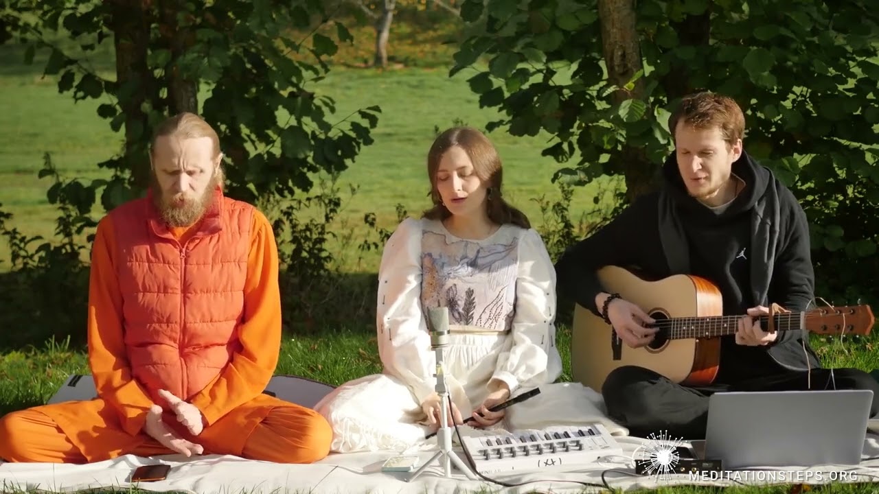 NAYANERI AINJANA MÁNAS RAINJANA.  Dada Sadananda and Cosmic Love. Prabhat Samgiita #1370