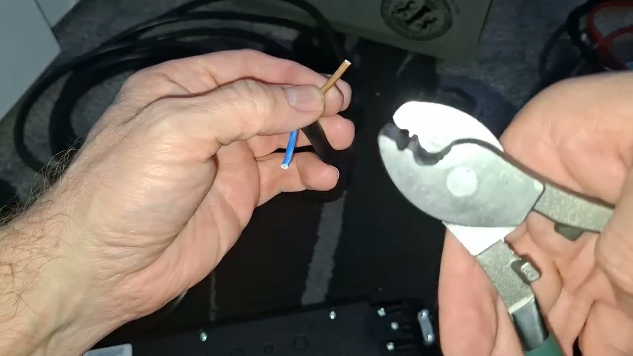 Cum îți faci singur o triplă de curent? How to make your own power strip