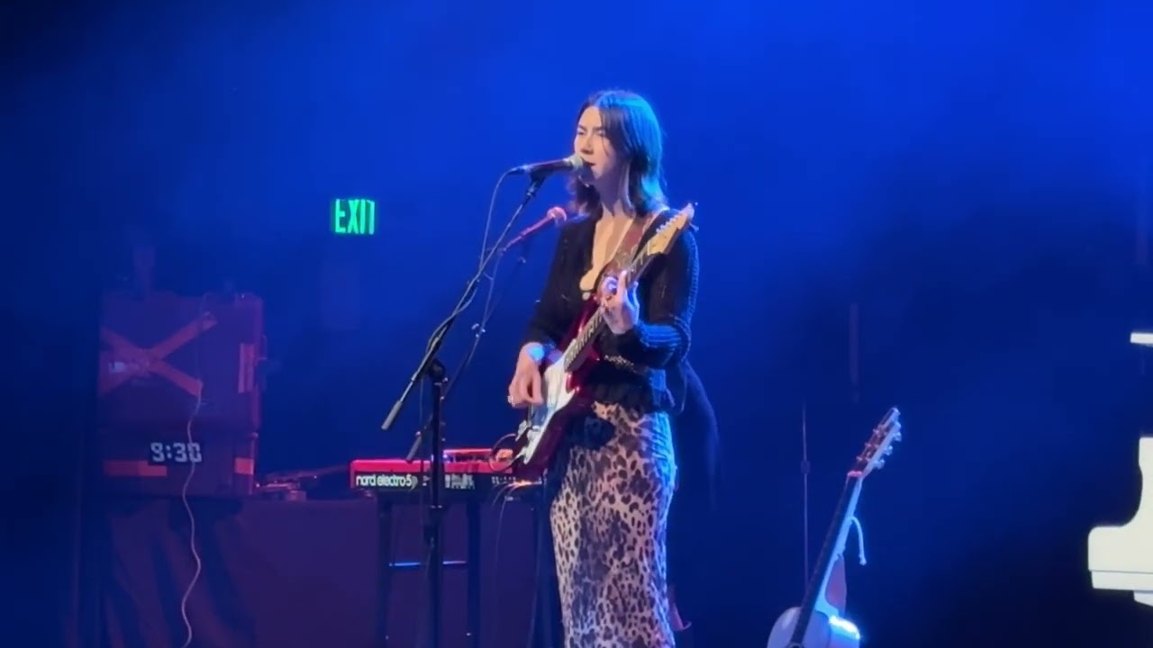 Courtney Farren {  I’m Not Alone ( I’m Lonely) } live @ the El Rey Theatre w/ Borns 3/14/25