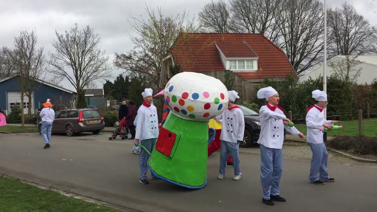 T Kan niet gekker Heino  Carnaval’s optocht Heino 2020