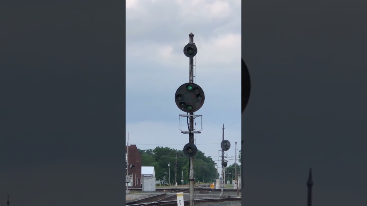 Interesting aspect on the old B&O CPL signal! Not sure what it means, but it's different!
