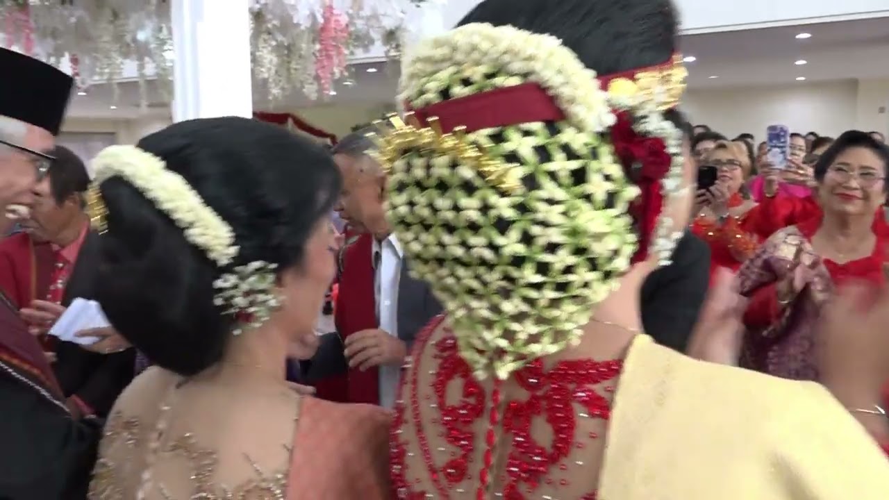 PESTA ADAT BATAK (SULANG SULANG PAHOMPU) DAVID SINAGA/br SIAHAAN PART 2