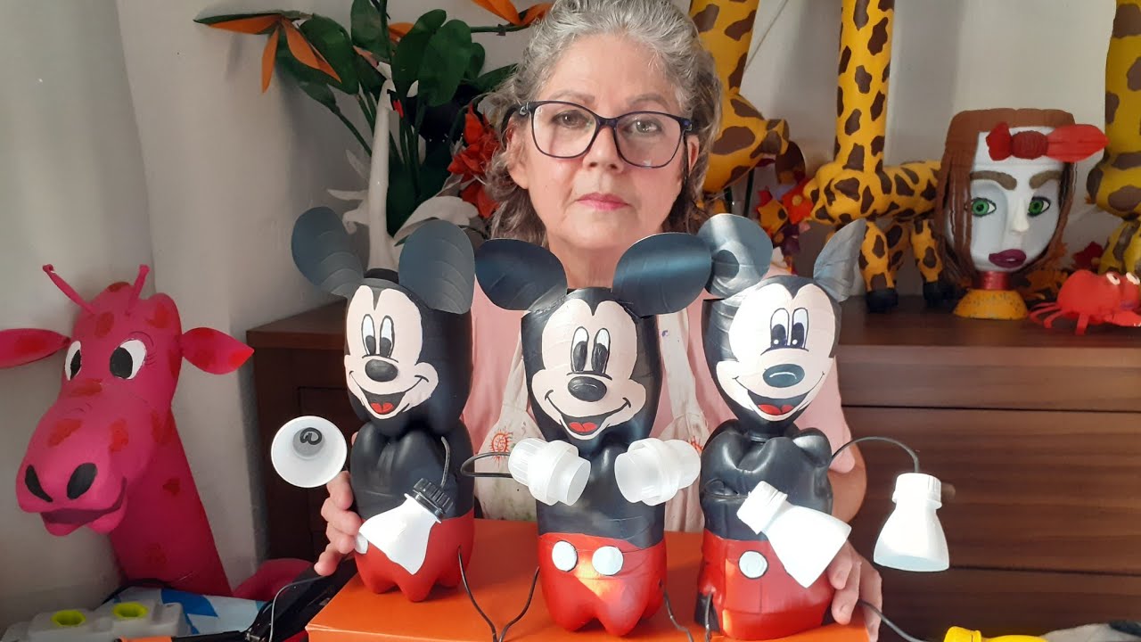 Mickey feito em embalagem de Garrafa pet. (