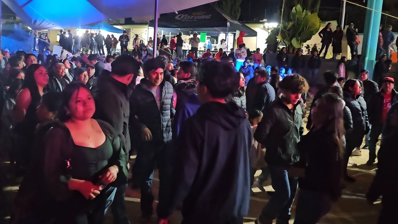 Lleno total en el baile de Santa Catarina Ticua con LA MERA LEY 