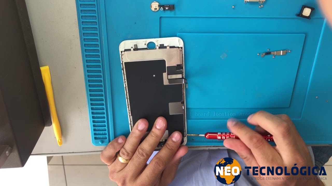 Troca de tela do iPhone 8 Plus