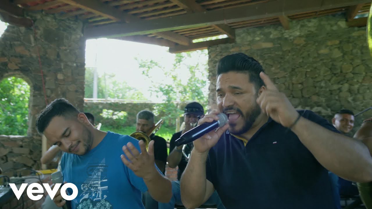 Banda La Combatiente - De Un Rancho A Otro-La Combatiente Banda Guerreros